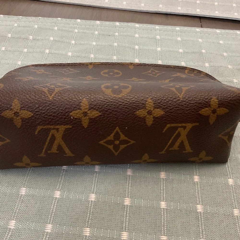 LV Signature Cosmetic Pouch - Picture 3 of 5